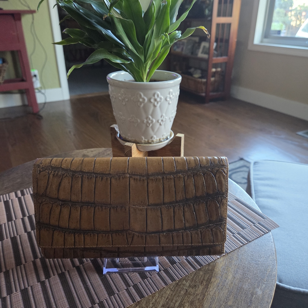 Brahmin Tan Crocodile Wallet - Picture 1 of 10